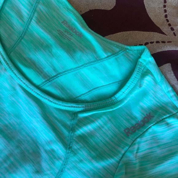 ❌SOLD❌ Reebok Workout Top - Picture 5 of 8